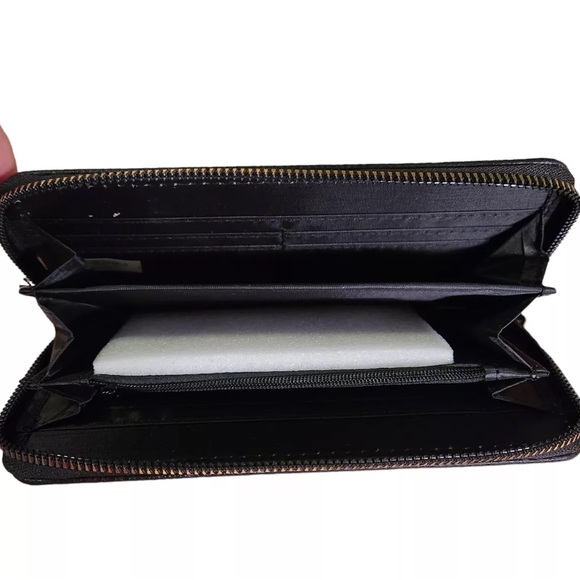 🆕 Rampage Floral Embroidered & Pebbled Zip-Around Long Trifold Wallet - Picture 9 of 14